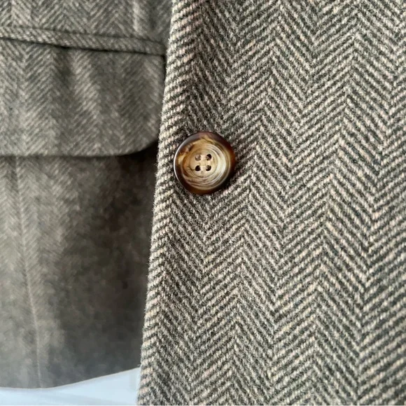 L.L. Bean Vintage Wool Cashmere Herringbone Blazer, Size 8R - Picture 4 of 8